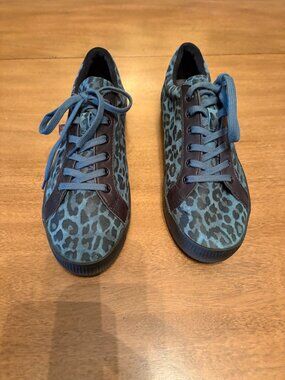 NWOT Softino By Fly London IslaBlue and Black Leopard Sneakers. Size 8/8.5 (39)